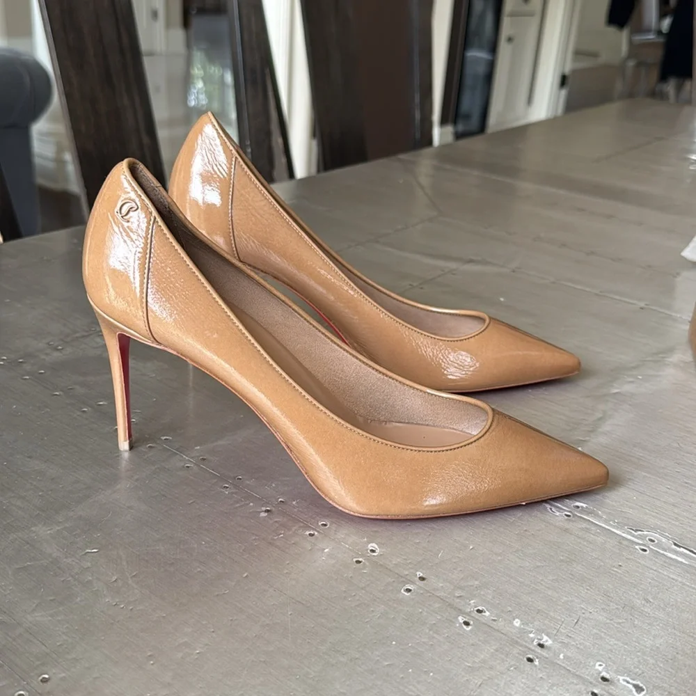 Christian Louboutin sporty Kate beige camel lionne stiletto sz 41